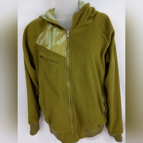 Be Prepared With The NIKITA Reversible Jacket Preppy Clueless (#1,274) - Picture 10 of 16